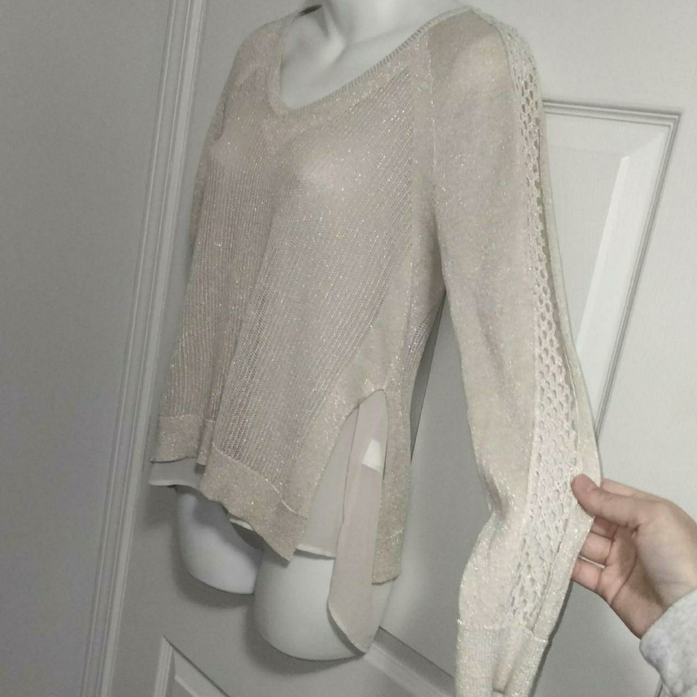 Lucky Brand Cream & Gold Sparkly Knit V-Neck Sweater